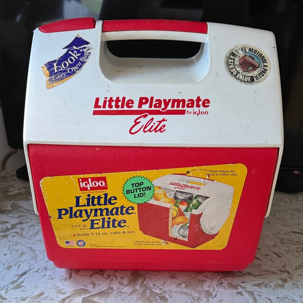 Igloo Little Playmate Elite Red and White Cooler
